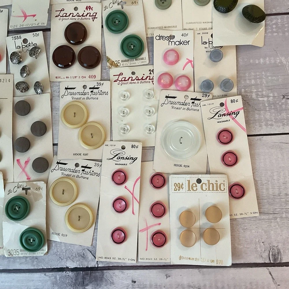 Vintage Lot Of Buttons On Cards 46 Complete Le Chic Lansing La Petite Costumaker